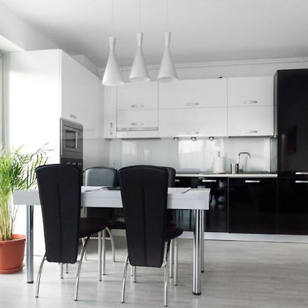 Airport Residence - Apartment Across From Otopeni Airport Экстерьер фото